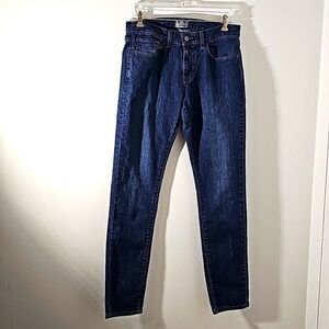 Net women's blue jeans, straight leg.  Size 32. Original denim‎ collection.